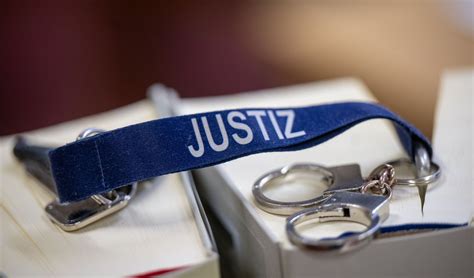 Betrug in Millionenhöhe: Prozess gegen mutmaßliche Bande.